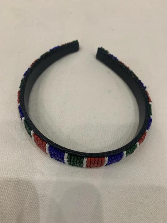 https://cdn.shopify.com/s/files/1/0629/8622/3681/files/Beaded_Hair_band.jpg?v=1748800558