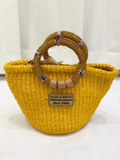 https://cdn.shopify.com/s/files/1/0629/8622/3681/files/Kids_Hand_Bag_1.jpg?v=1752019330