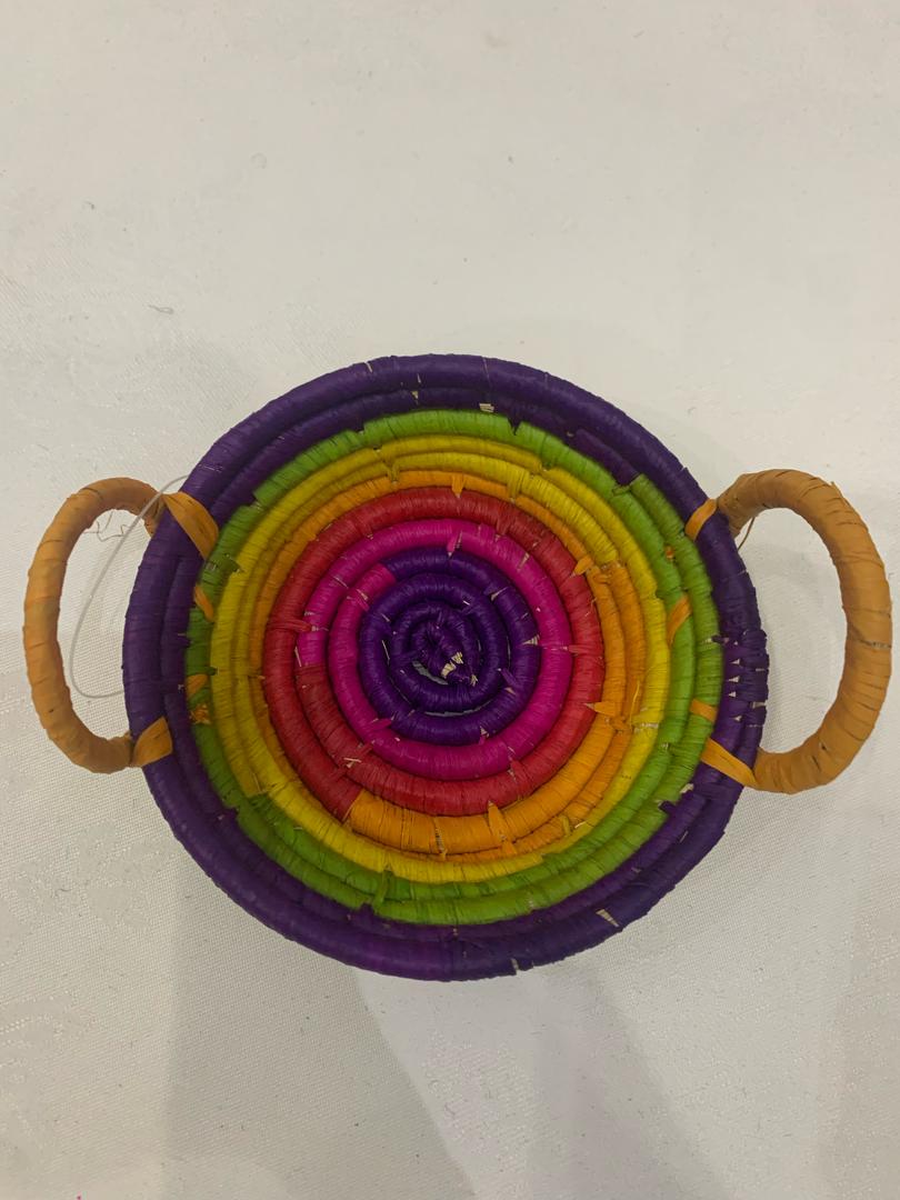 https://cdn.shopify.com/s/files/1/0629/8622/3681/files/Multicolour_bread_baskets_1.jpg?v=1748799267