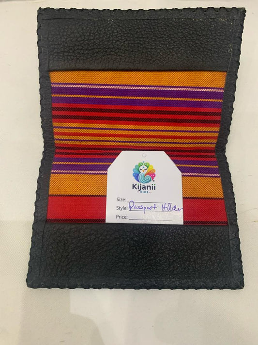 https://cdn.shopify.com/s/files/1/0629/8622/3681/files/Passport_Holder.jpg?v=1748803617