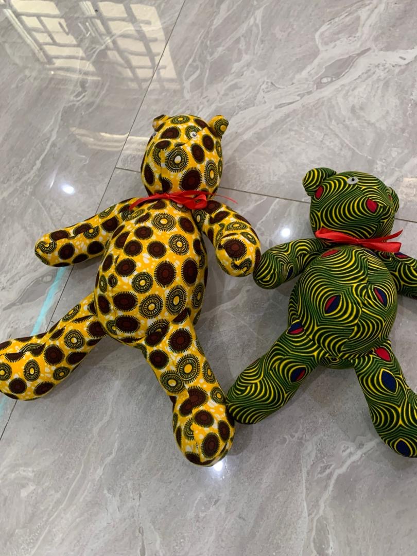https://cdn.shopify.com/s/files/1/0629/8622/3681/files/Teddy_bear_M.jpg?v=1748979584